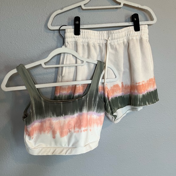 Gianni Bini Workout/Lounge Set. Size S Top & Size M Bottoms. - Picture 2 of 6